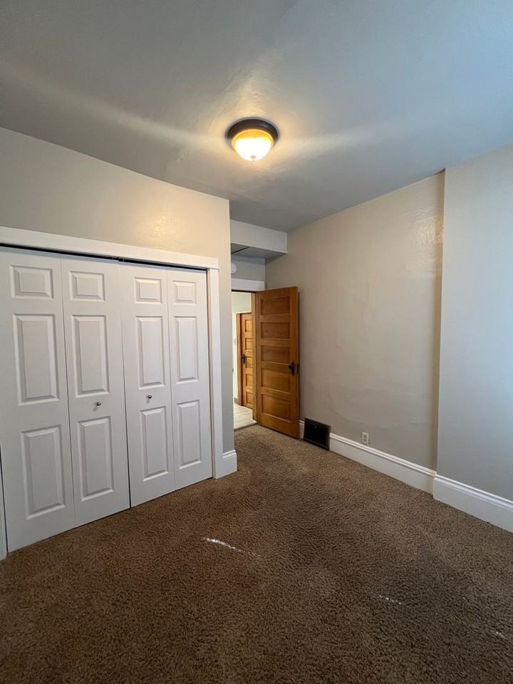 723 E Ermina Ave - Photo 7 of 18