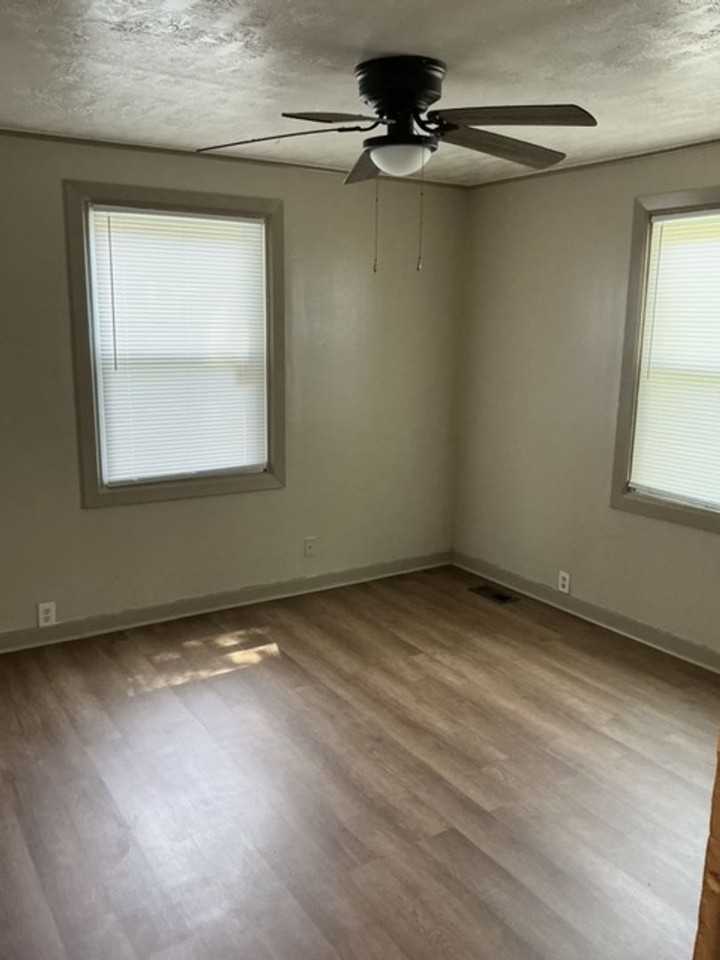 2810 Jordan St - Photo 2 of 17