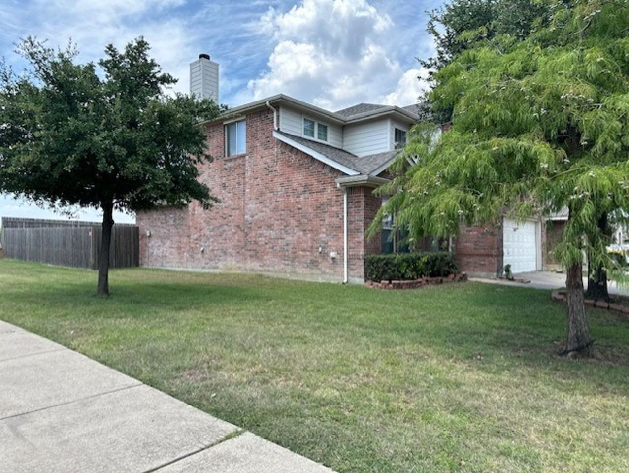 8404 Autumn Creek Trl - Photo 2 of 26