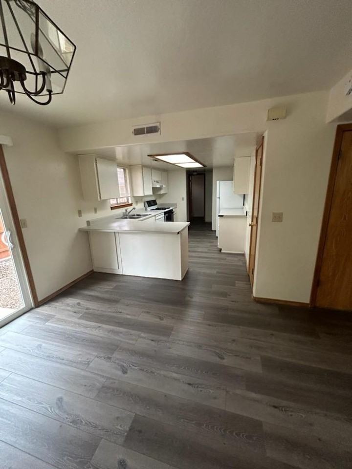 3103 N Connor St - Photo 2 of 7