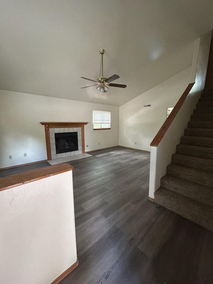 3103 N Connor St - Photo 5 of 7