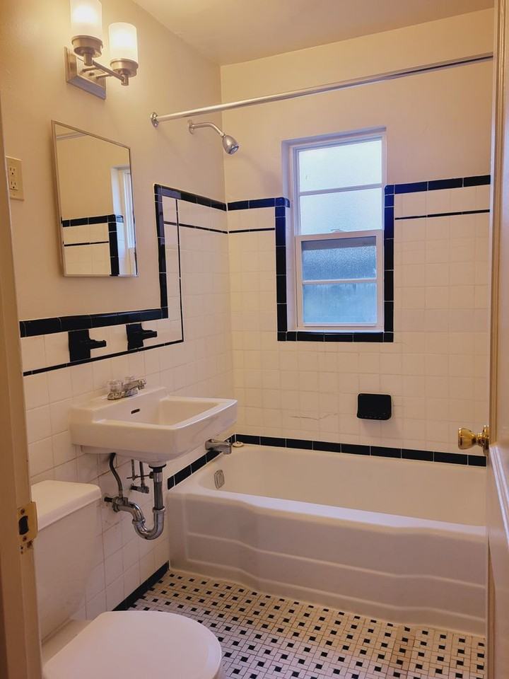 Wakefield Manor Apartments - Photo 7 of 13