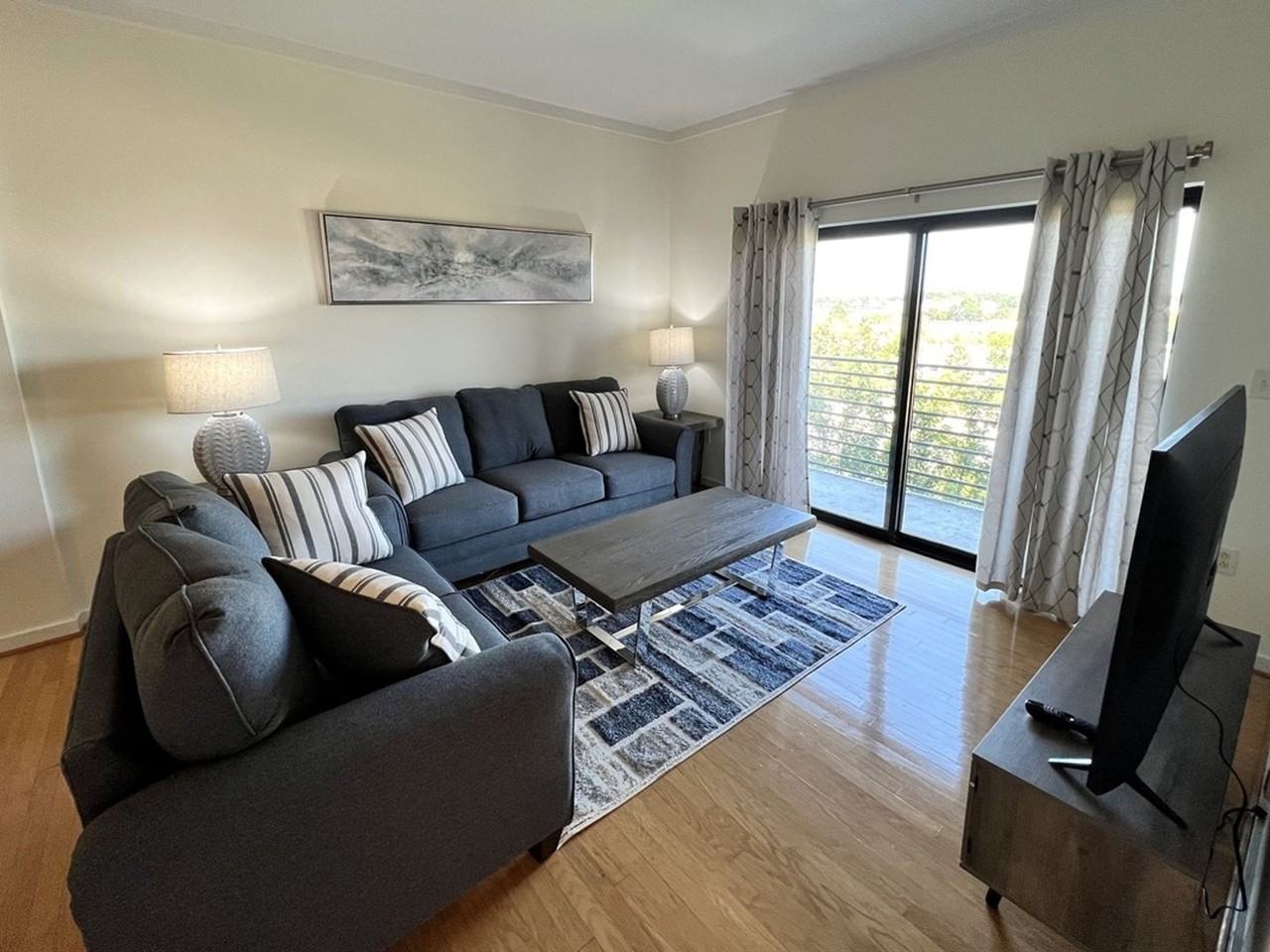 715 N Church St - Photo 4 of 19