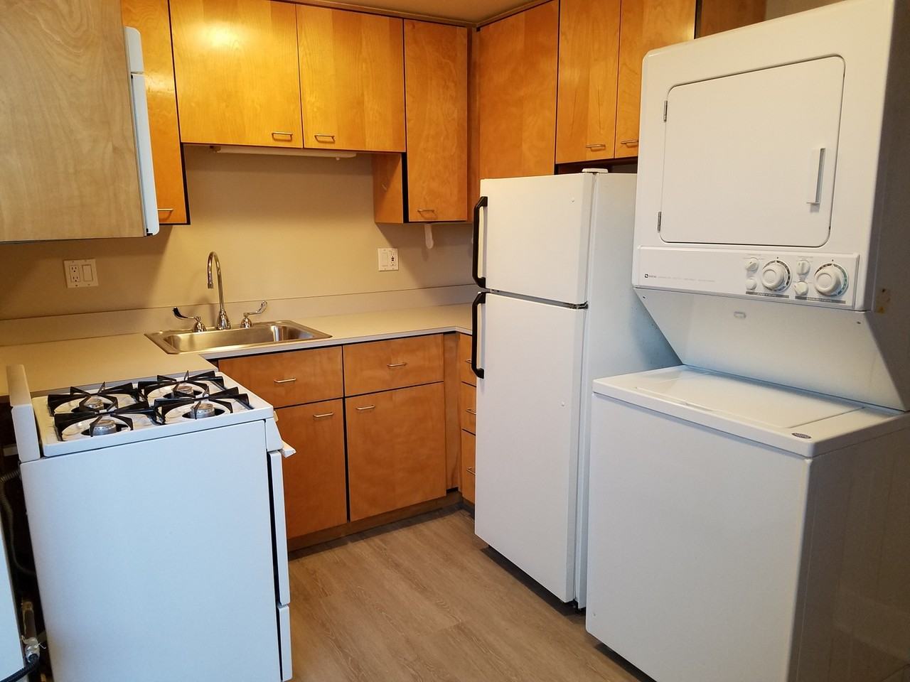 2206 1/2 E Alder St - Photo 2 of 10