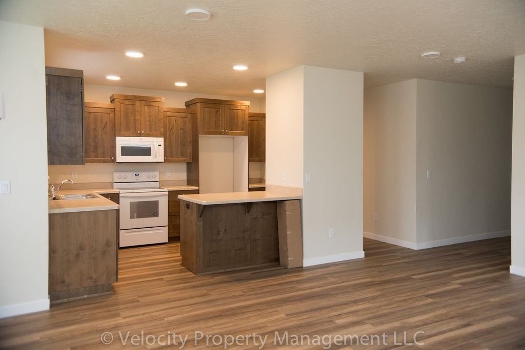 237 Timothy Dr - Photo 3 of 11