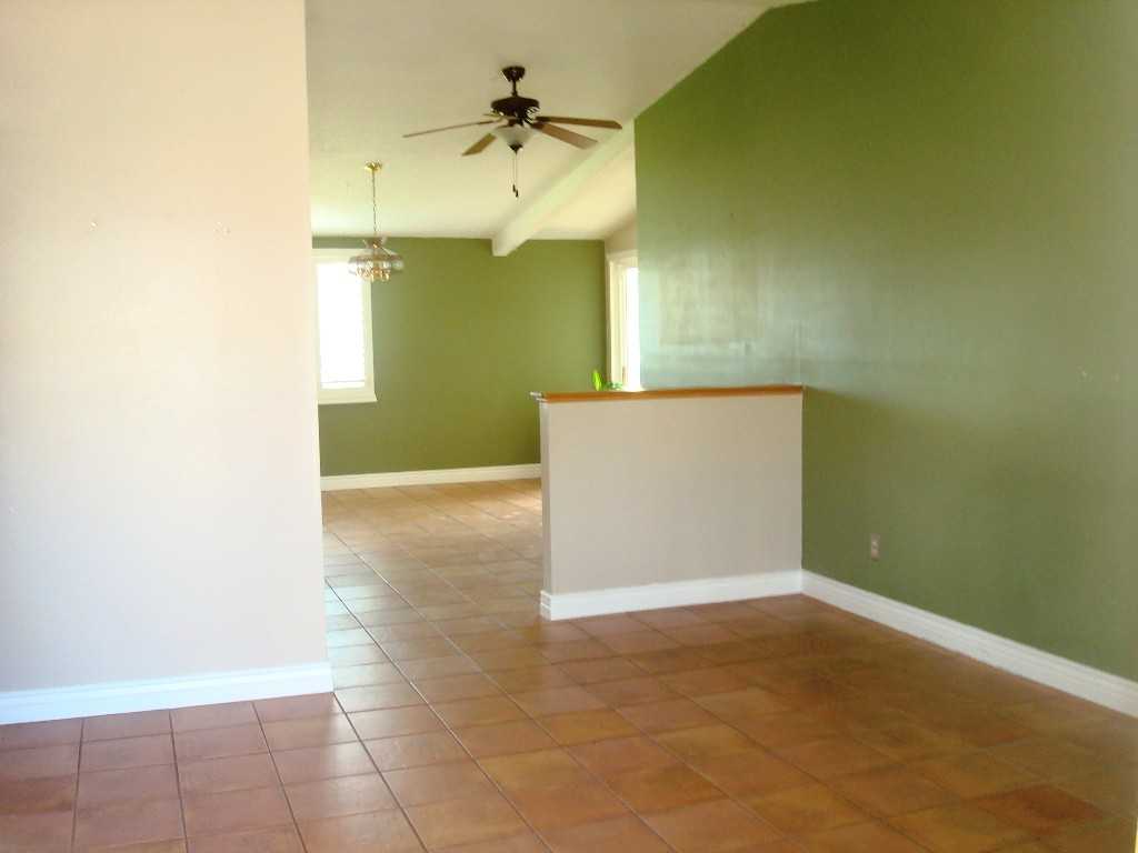 9920 Acer Ave - Photo 3 of 22