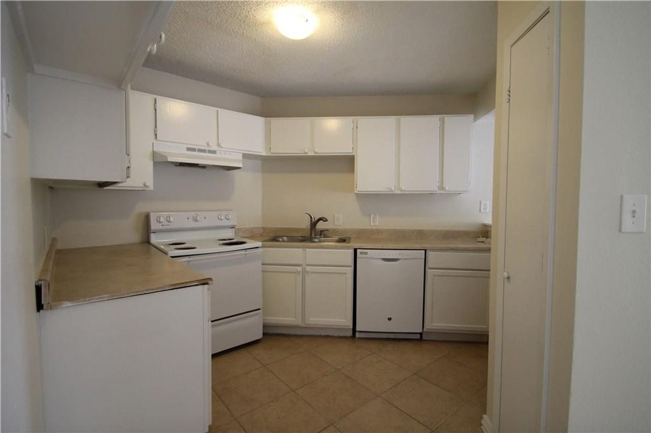 7664 Ronnie Dr - Photo 3 of 9