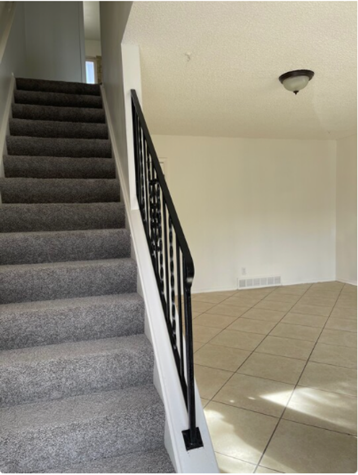 Triplex townhome blocks away from Anshutz Hospital - Photo 2 of 8