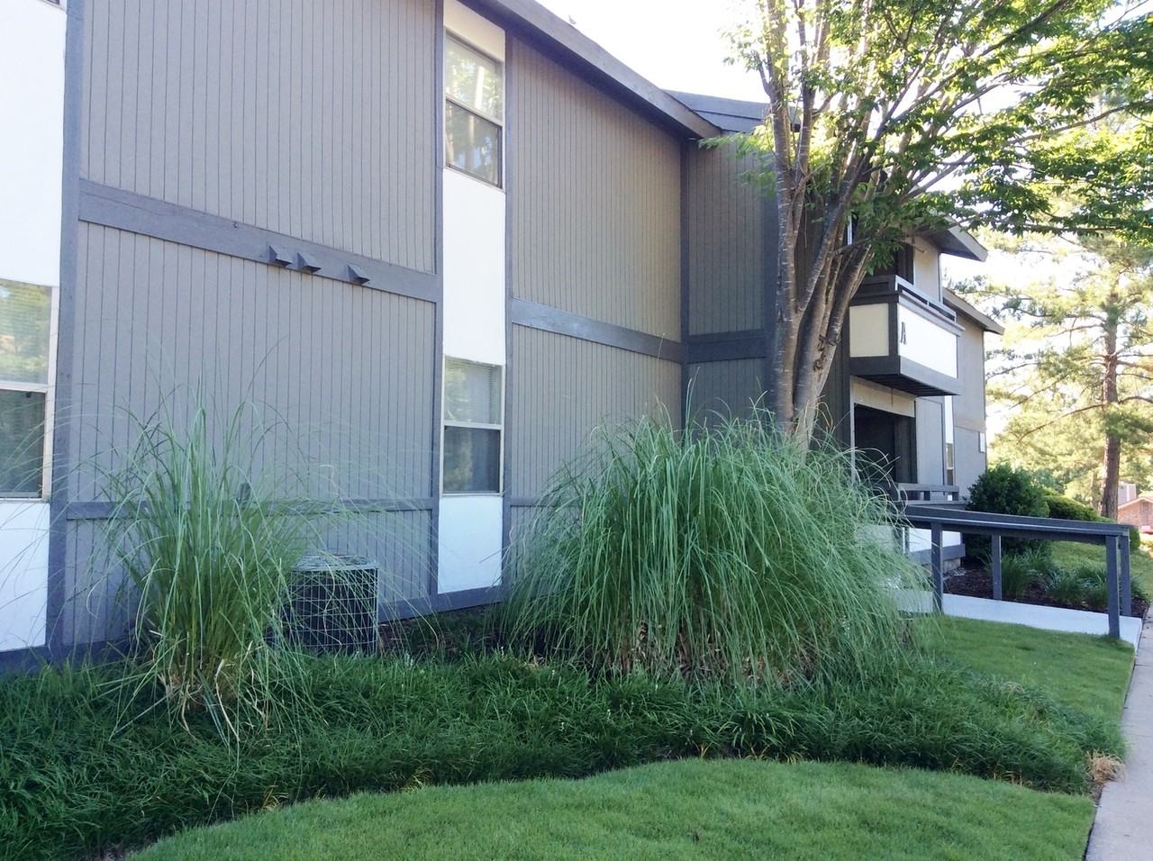 Jomaric Apartments - Photo 4 of 7