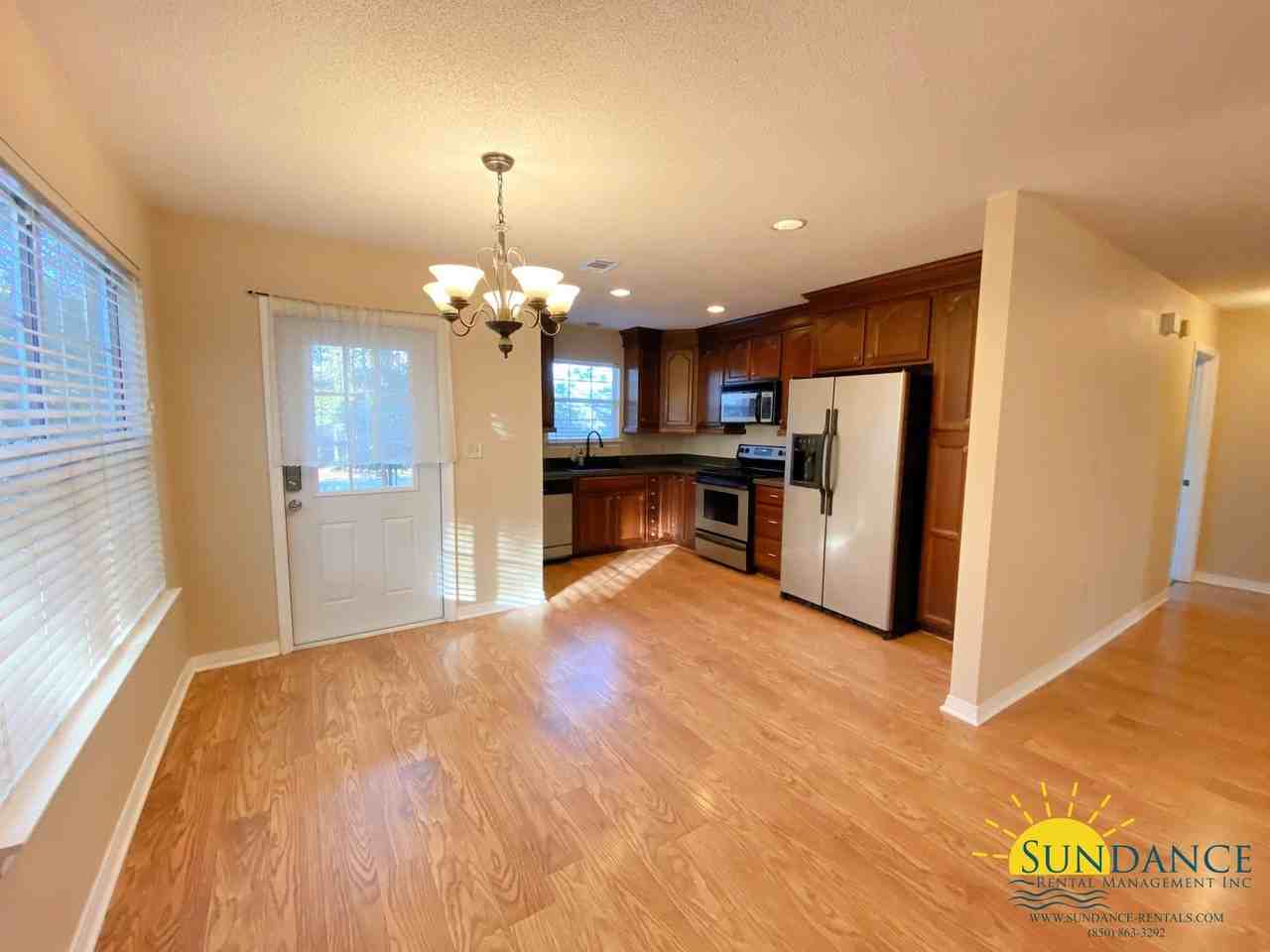 112 Wedgewood Ct - Photo 3 of 16