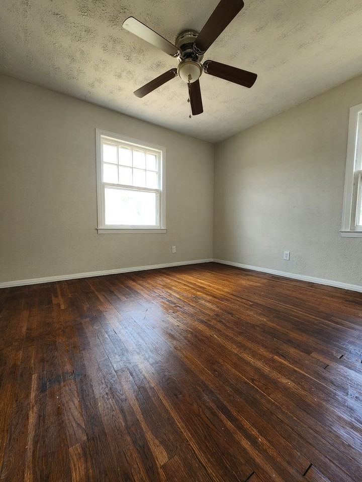 2208 Atwood Ter - Photo 4 of 9