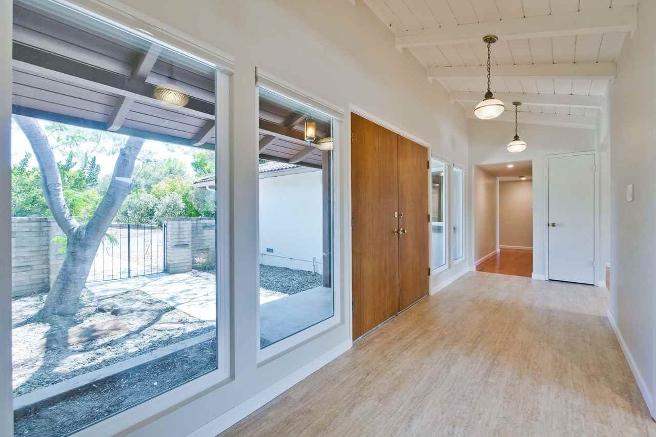 12801 Glen Brae Dr - Photo 3 of 26