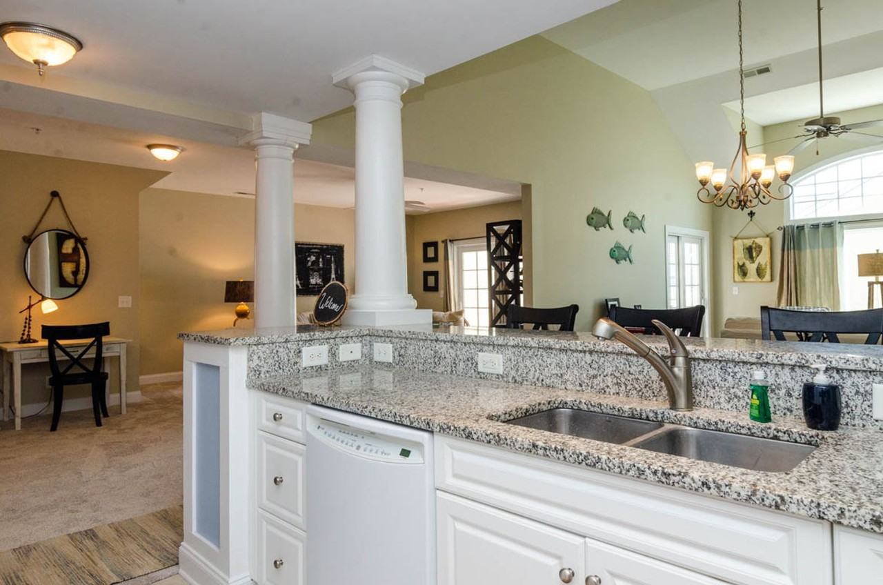 670 Saint Joseph St - Photo 5 of 32