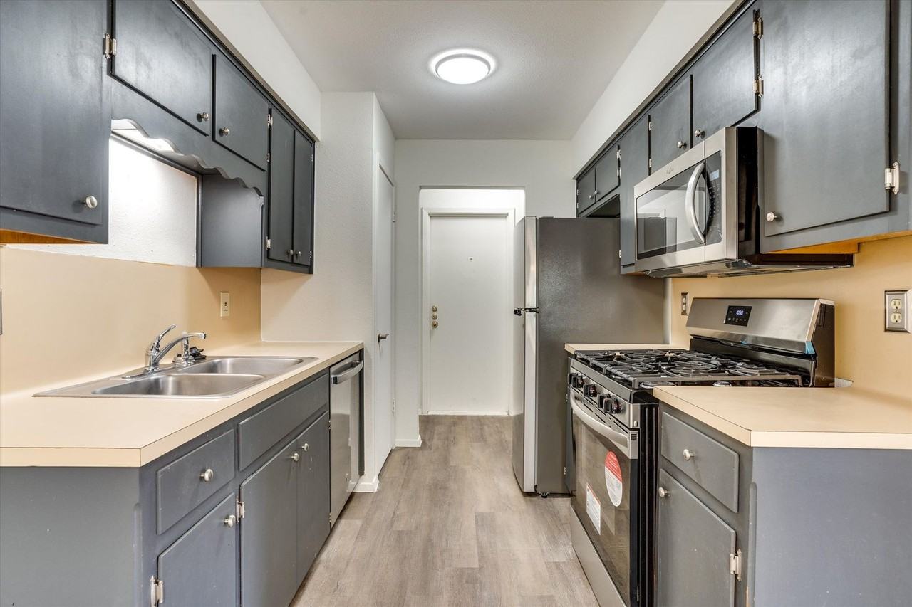 601 Misty Morning Way #B - Photo 3 of 19