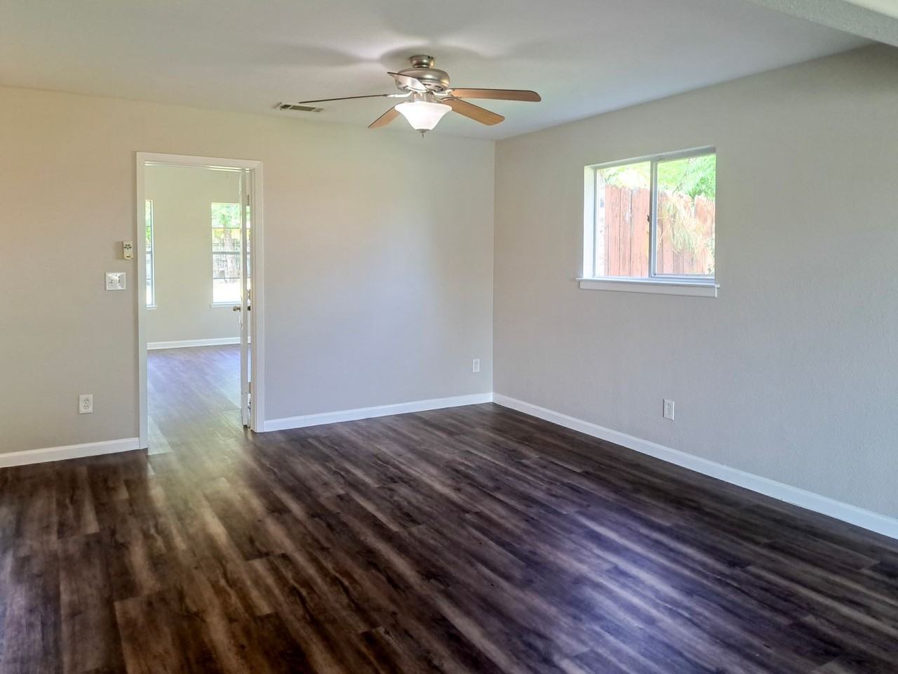 5106 Hughes Dr - Photo 5 of 38