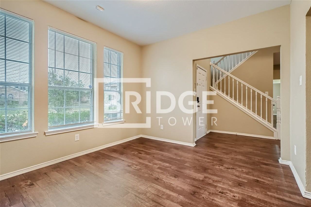 3801 Remington Ct - Photo 2 of 19