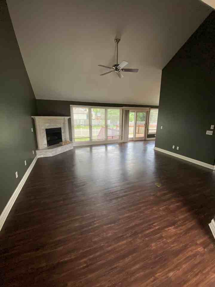 1215 Dakota Dr - Photo 2 of 14