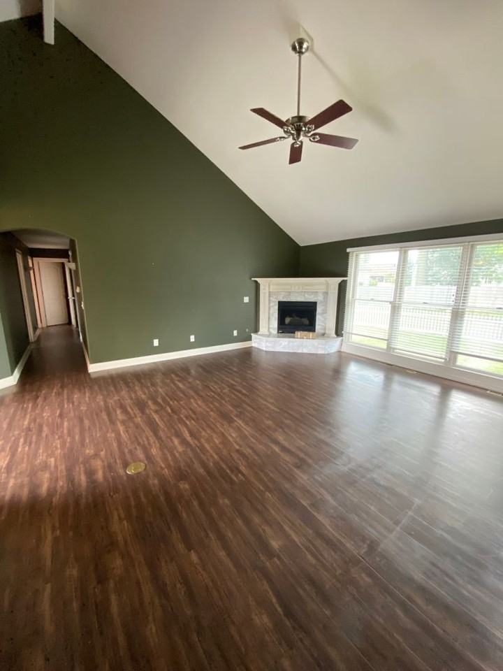 1215 Dakota Dr - Photo 3 of 14