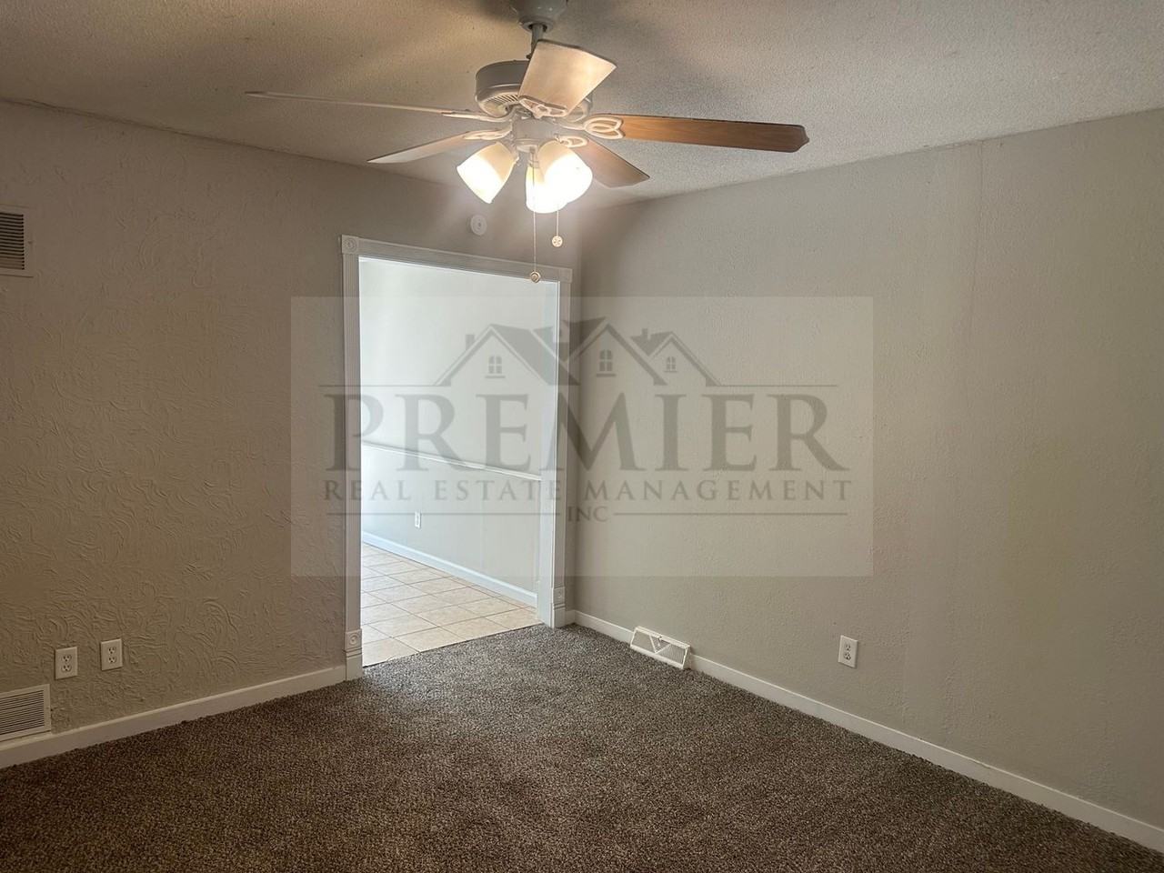 16425 E 34th St S - Photo 2 of 15