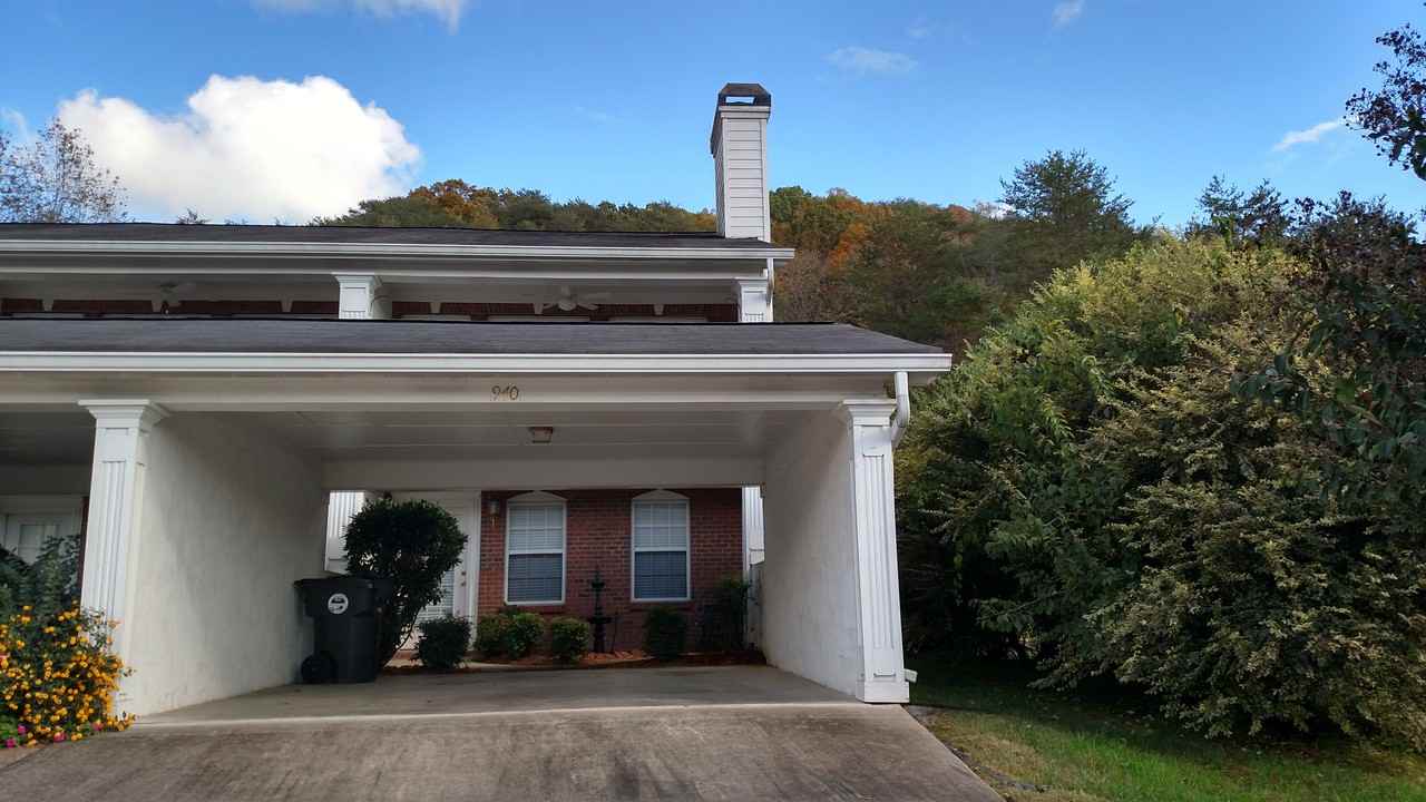 940 Gorge View Ln - Photo 3 of 18