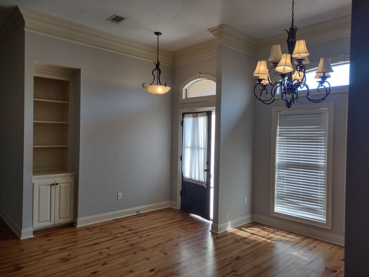 103 Hallmark Pl - Photo 3 of 23