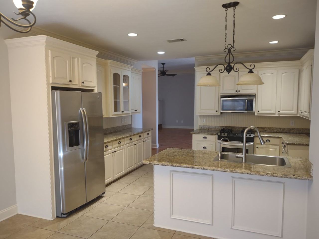 103 Hallmark Pl - Photo 2 of 23