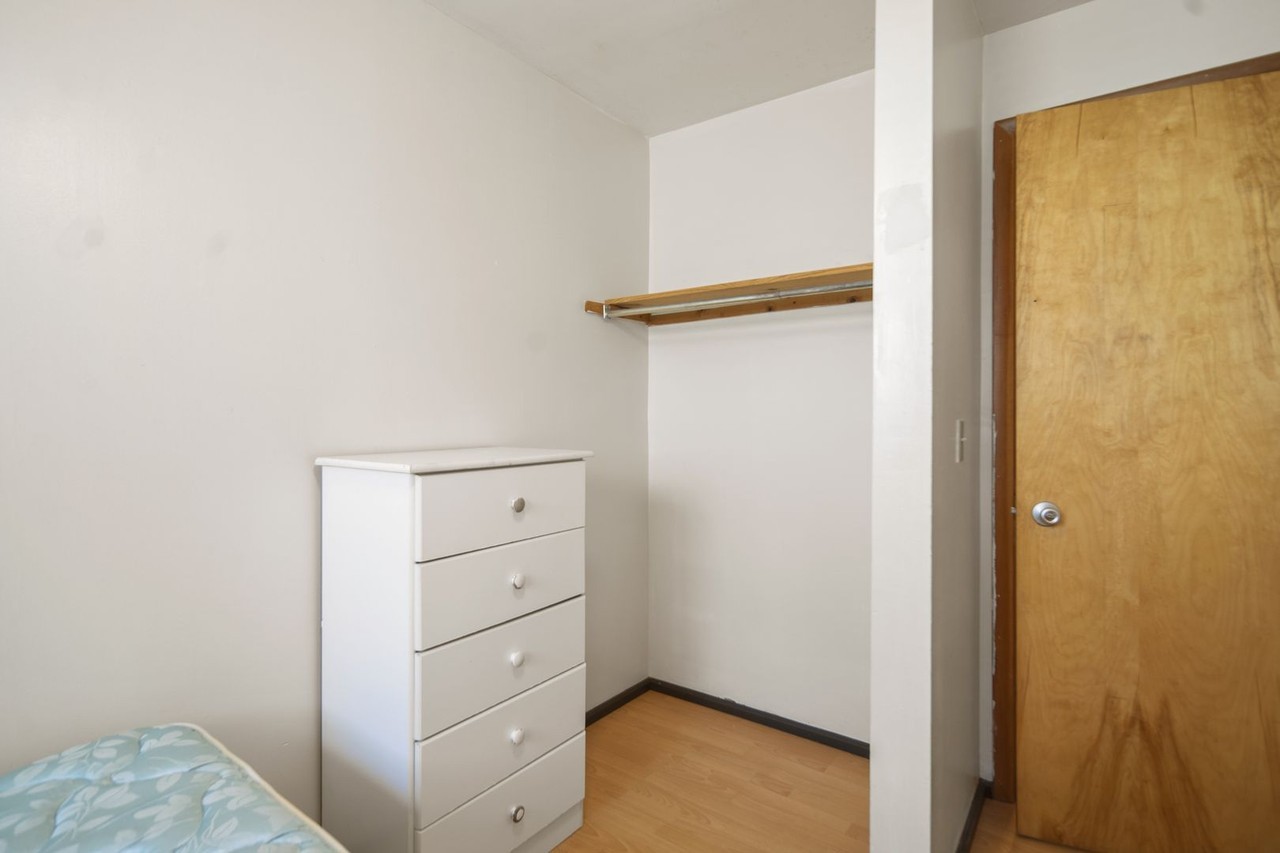 211 Linden Ave - Photo 6 of 16