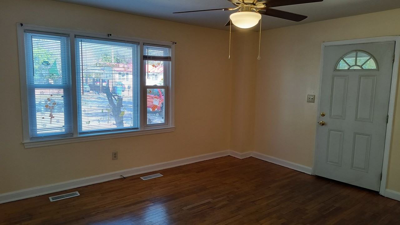 5111 Palmetto Ln - Photo 7 of 50
