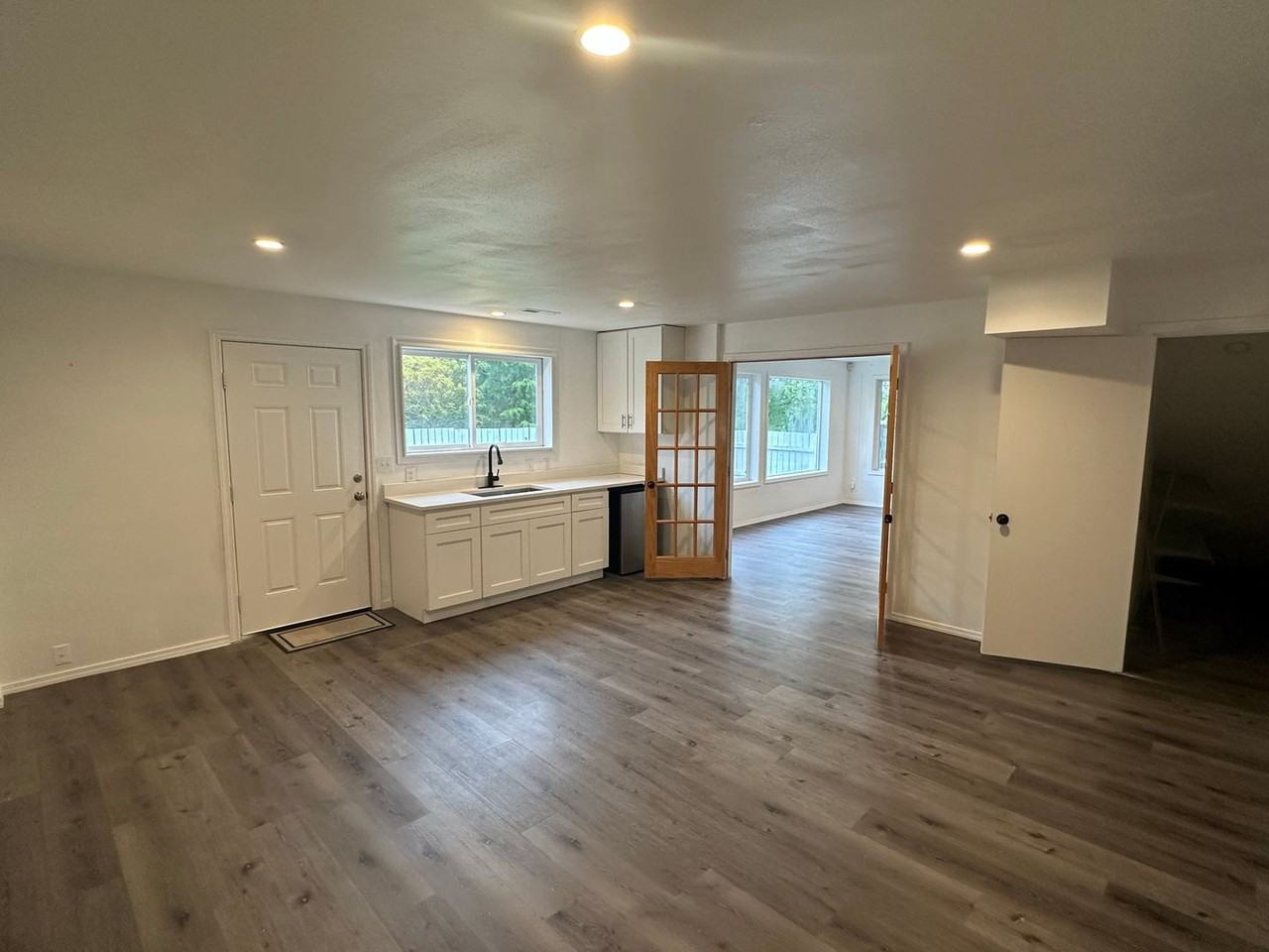 5786 Church Rd - Photo 5 of 19