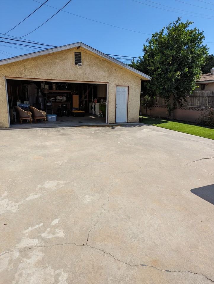 11968 183rd St - Photo 2 of 8