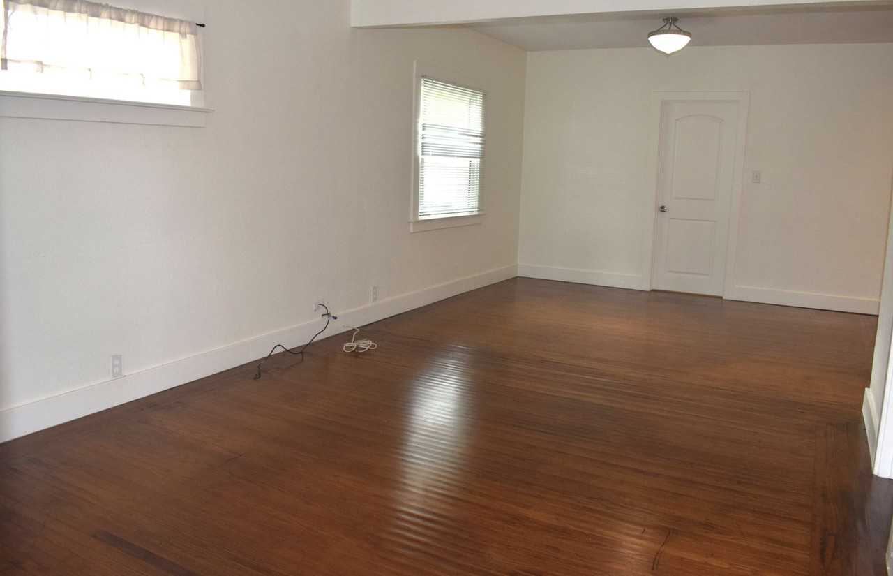 4424 12th Ave - Photo 3 of 20