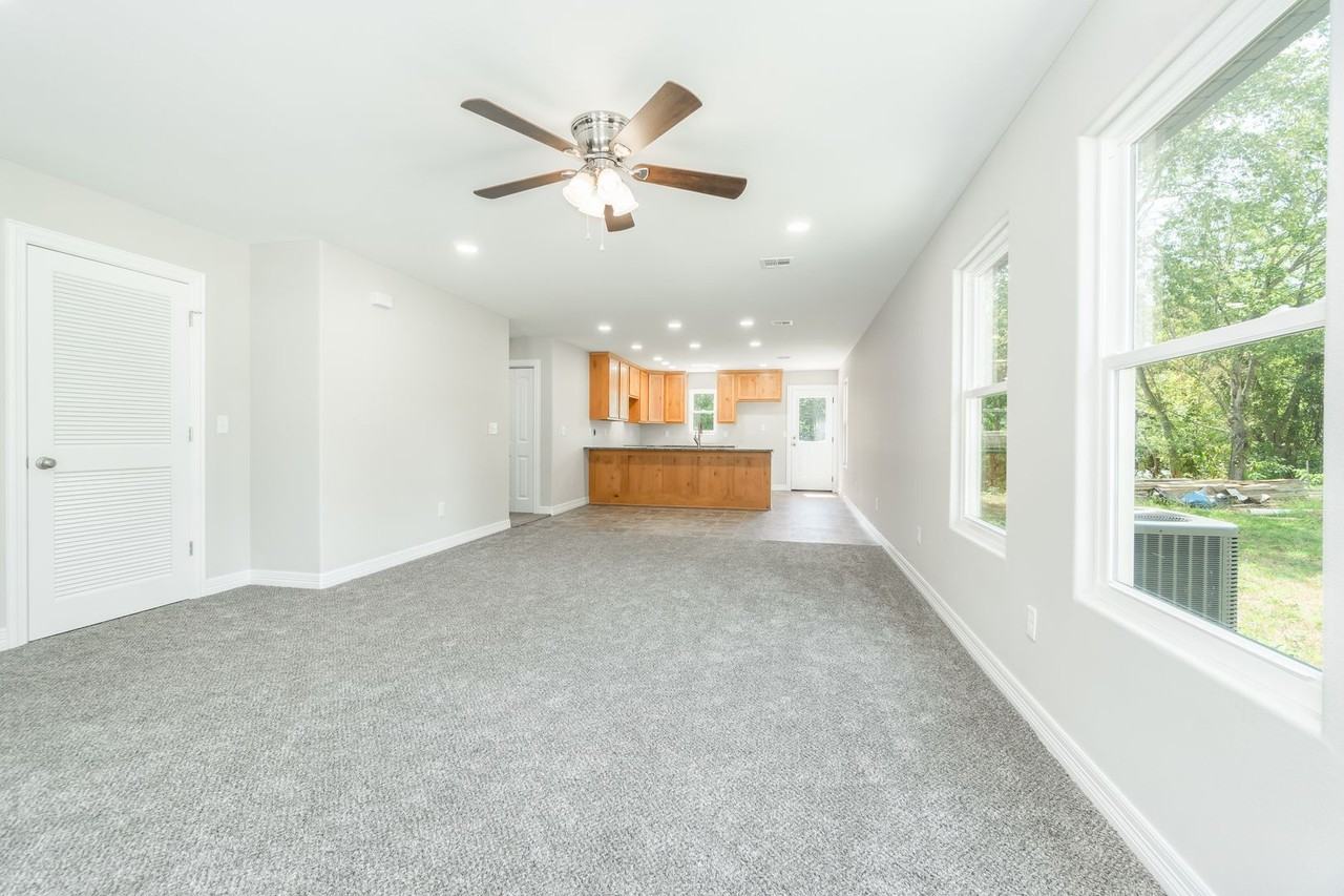 807 Jessie James Rd - Photo 2 of 14