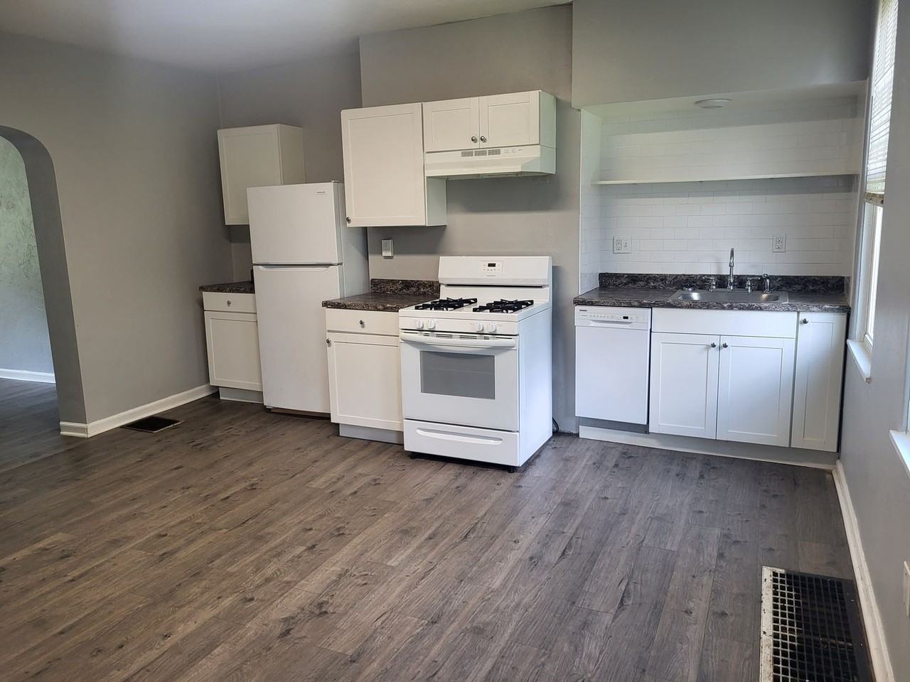 141 Linnview Ave - Photo 3 of 11