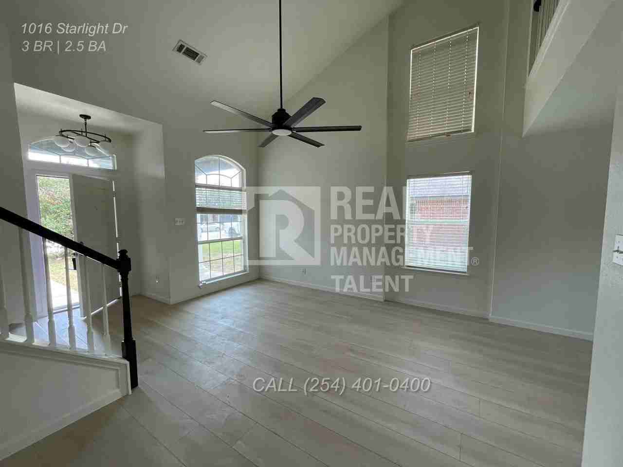 1016 Starlight Dr - Photo 3 of 18
