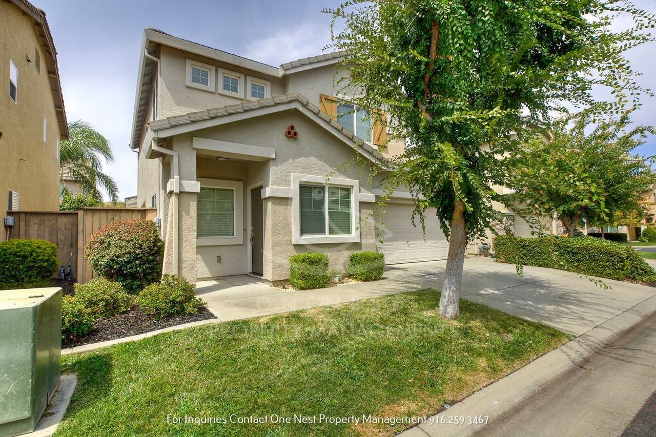 1385 Black Bear St - Photo 2 of 26