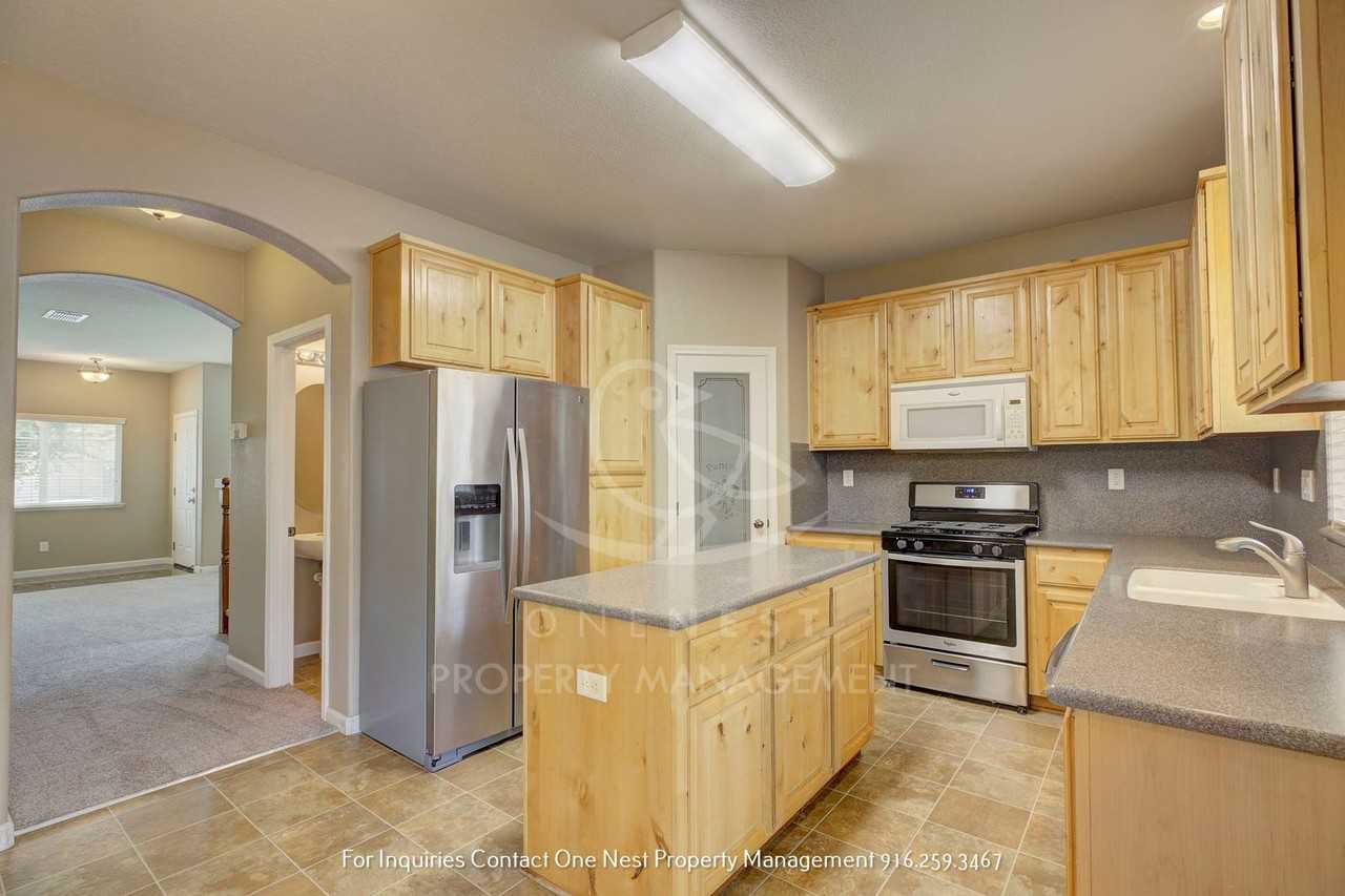 1385 Black Bear St - Photo 6 of 26