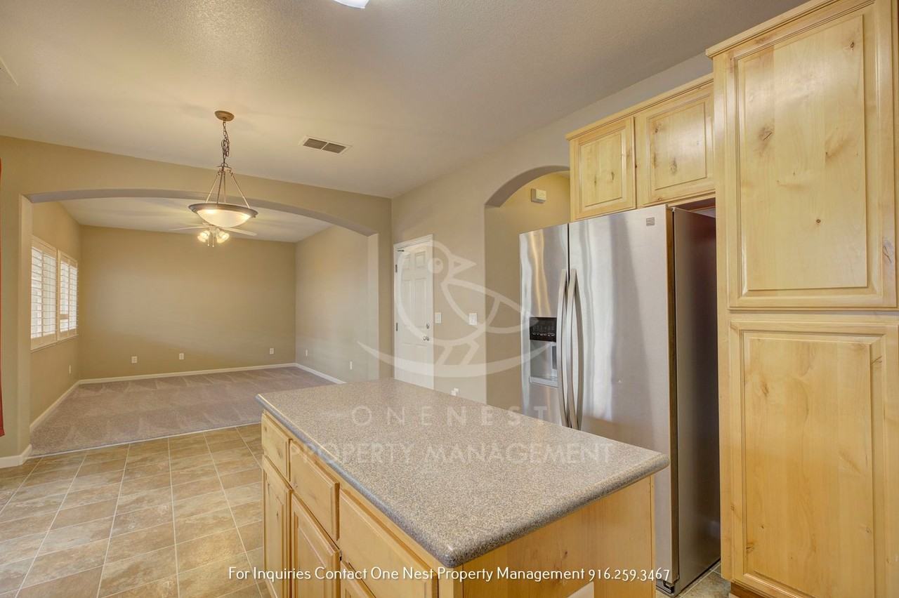 1385 Black Bear St - Photo 7 of 26