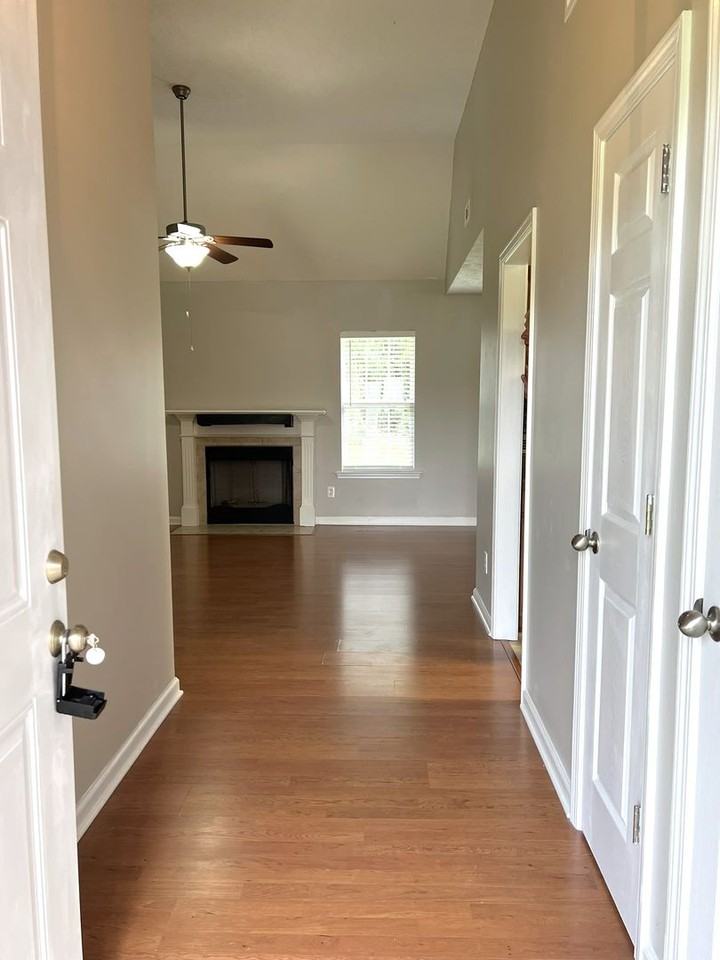2928 Cliffside Dr - Photo 3 of 17