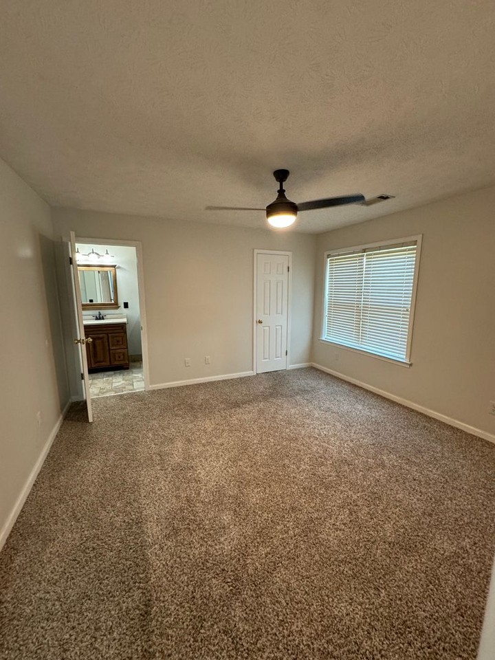 2340 Mill Ridge Dr - Photo 3 of 31