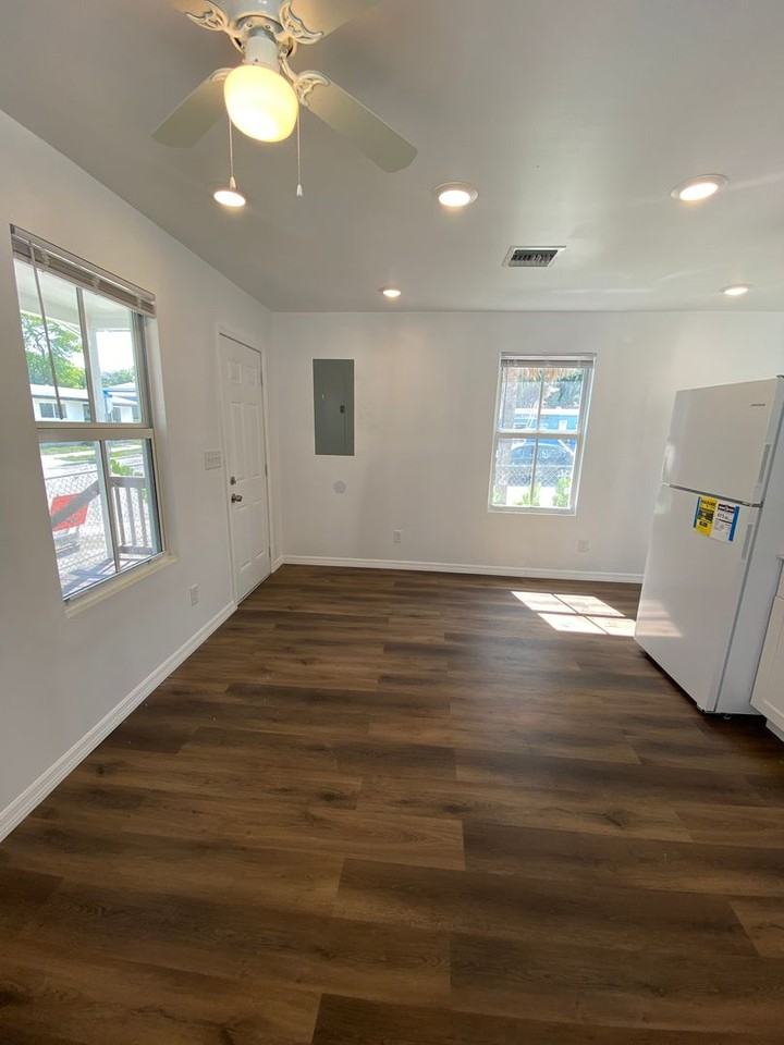 641 6th St - Photo 5 of 15
