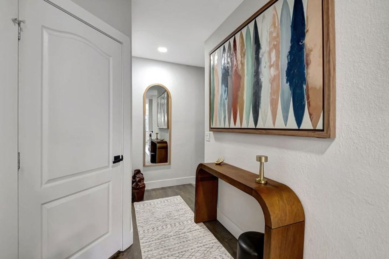 1910 Belmont Pl - Photo 3 of 22