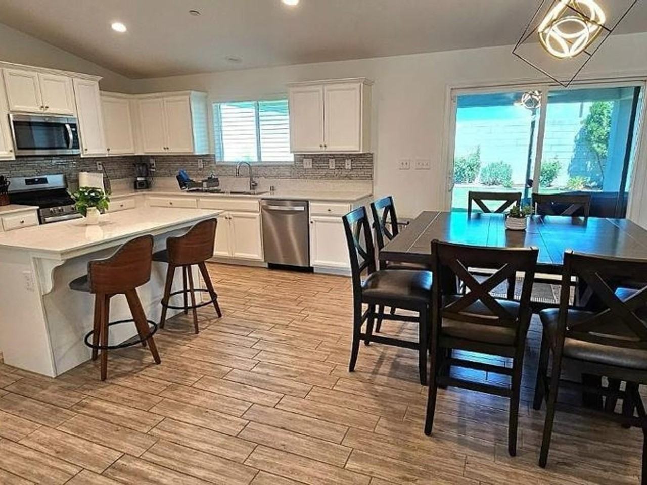 6914 Laredo Dr - Photo 2 of 23