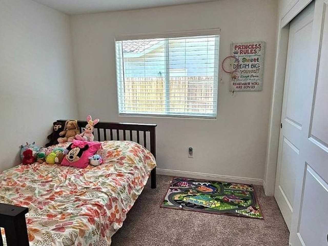 6914 Laredo Dr - Photo 3 of 23