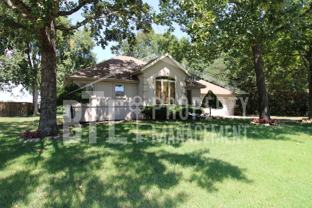 271 Loganberry Rd - Photo 1 of 1