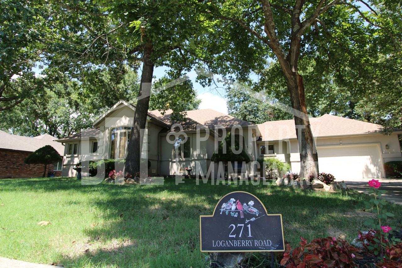 271 Loganberry Rd - Photo 3 of 15