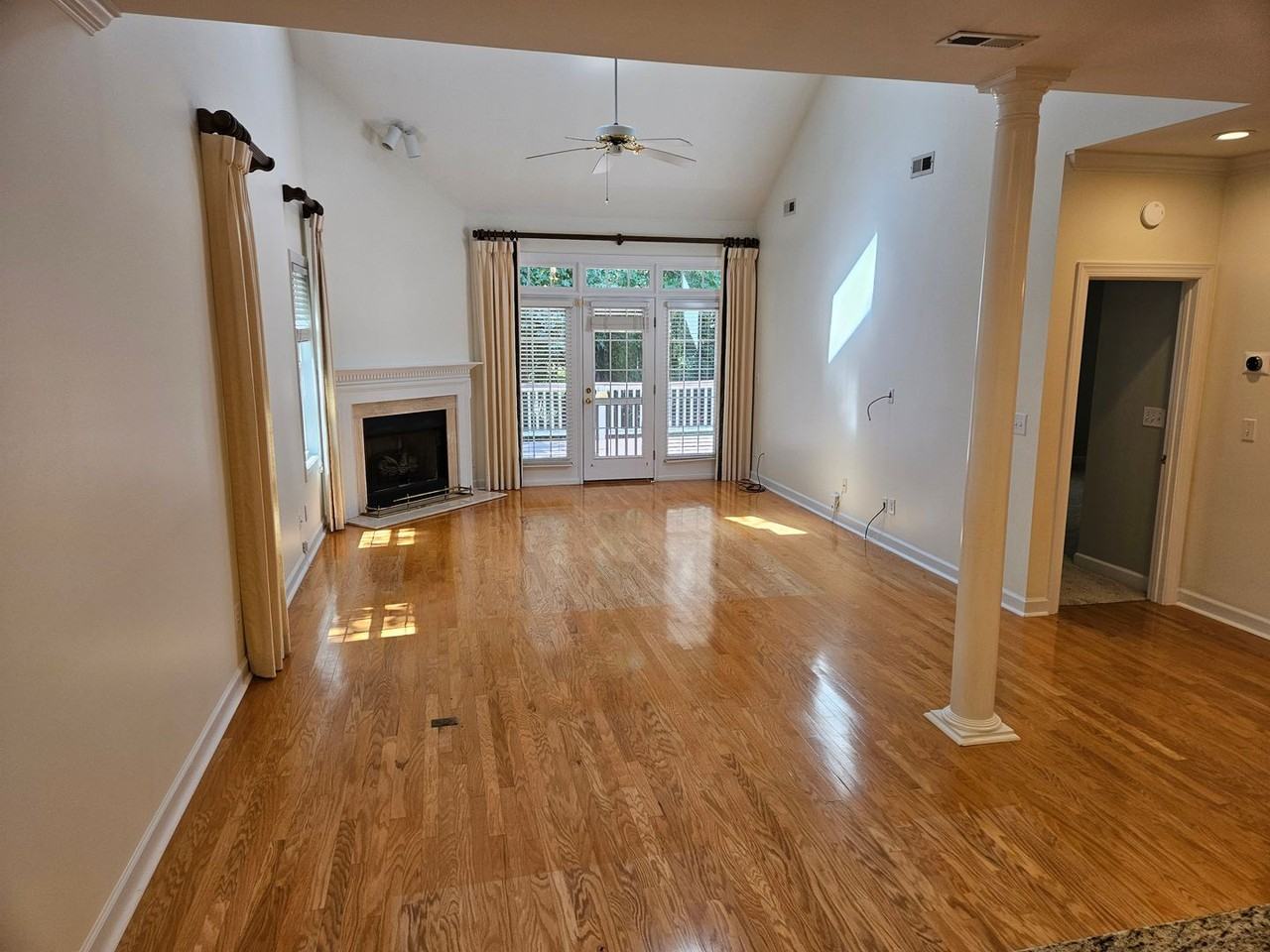 3214 Philmont Dr - Photo 5 of 29