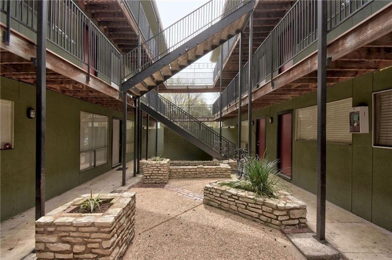 2 Bed 2 Bath - Photo 2 of 23