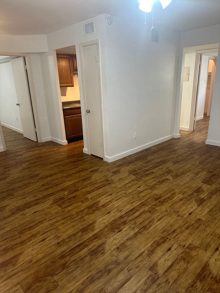 2 Bed 2 Bath - Photo 3 of 23