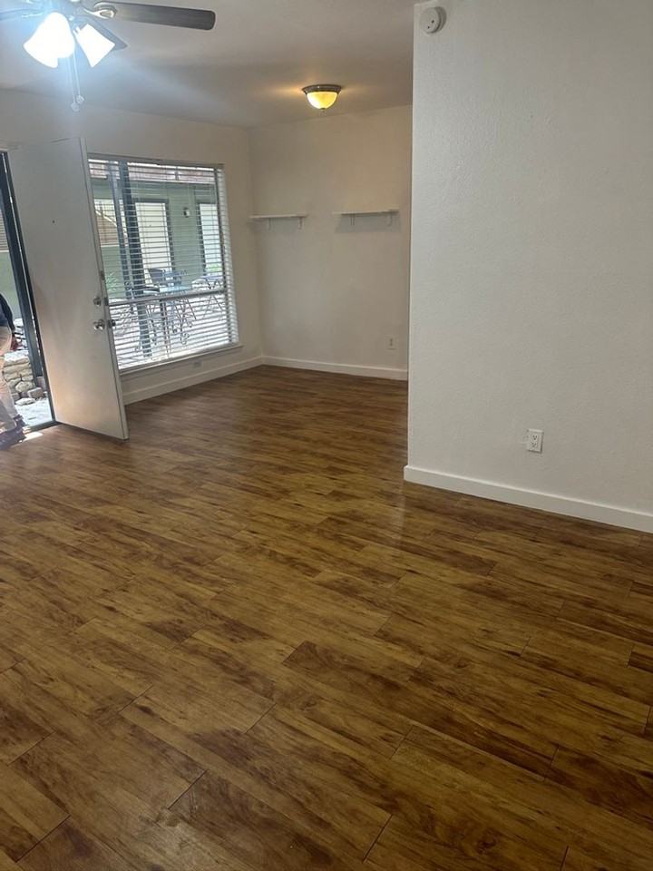 2 Bed 2 Bath - Photo 5 of 23