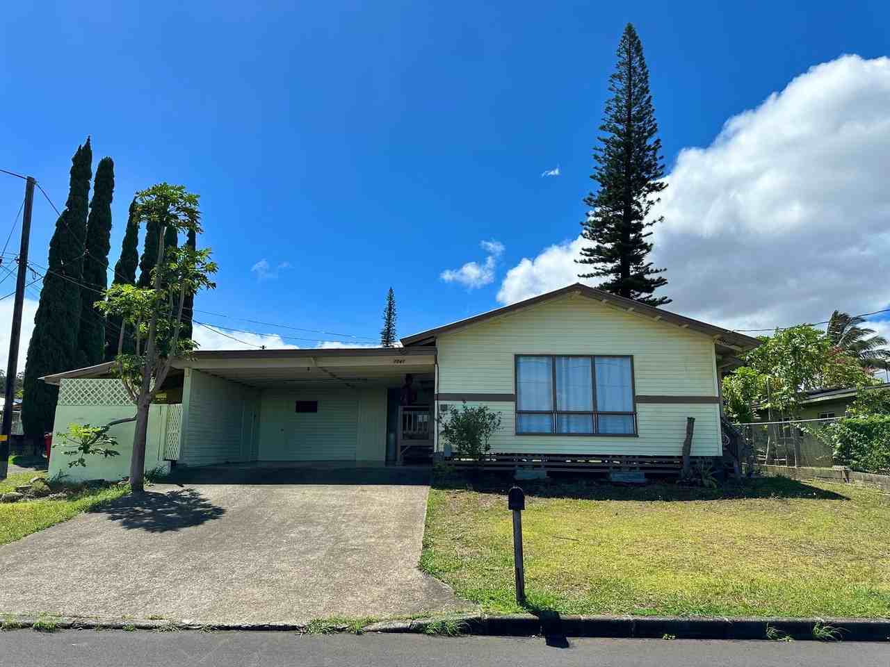 1041 Mahanani Pl. - Photo 2 of 11